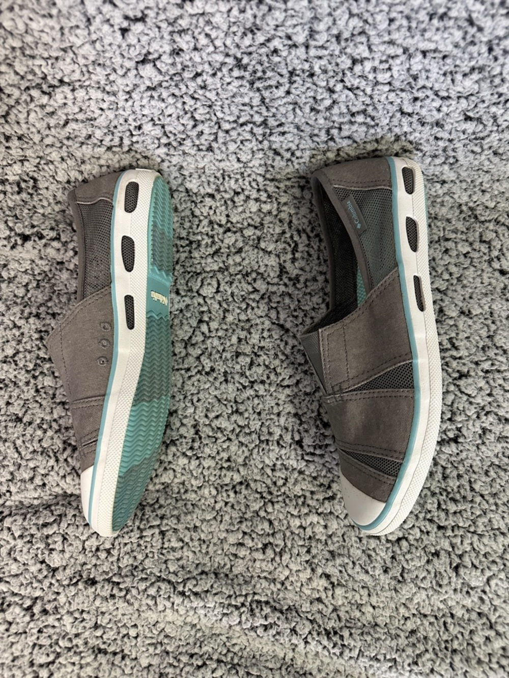 Columbia Women’s Vulc n Vent Gray Slip-On casual shoe size 9 - Picture 2 of 4